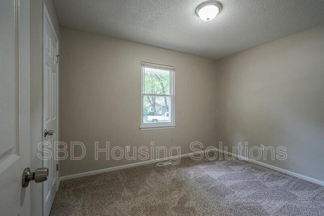 Foto del edificio - 15 Brooks Ct