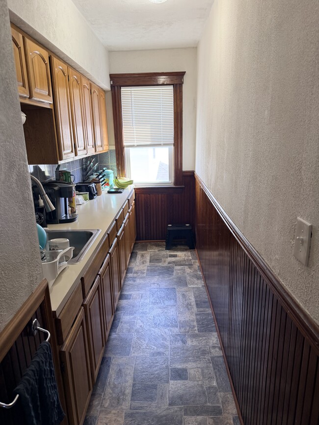 Building Photo - 46 King Philip Rd