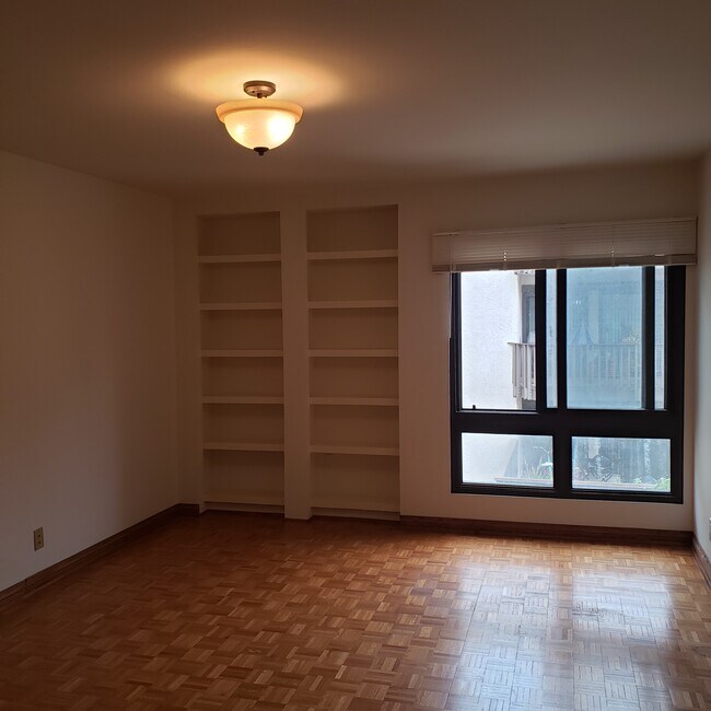 Foto del edificio - 8515 Falmouth Ave