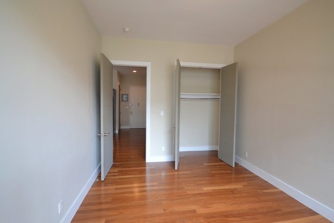 Building Photo - 205 N 8th St