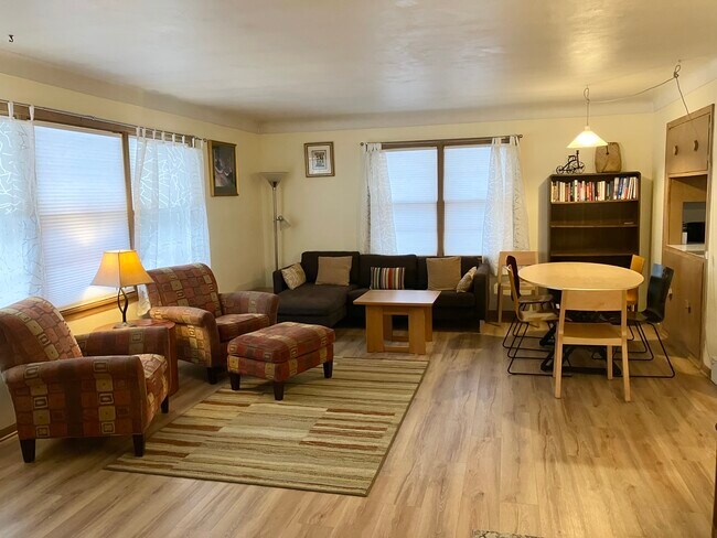 Foto del edificio - 2381 Buford Ave