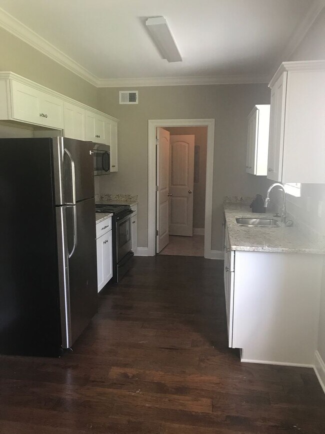 Foto del edificio - 4 Bed/4.5 Bath Townhouse at West End