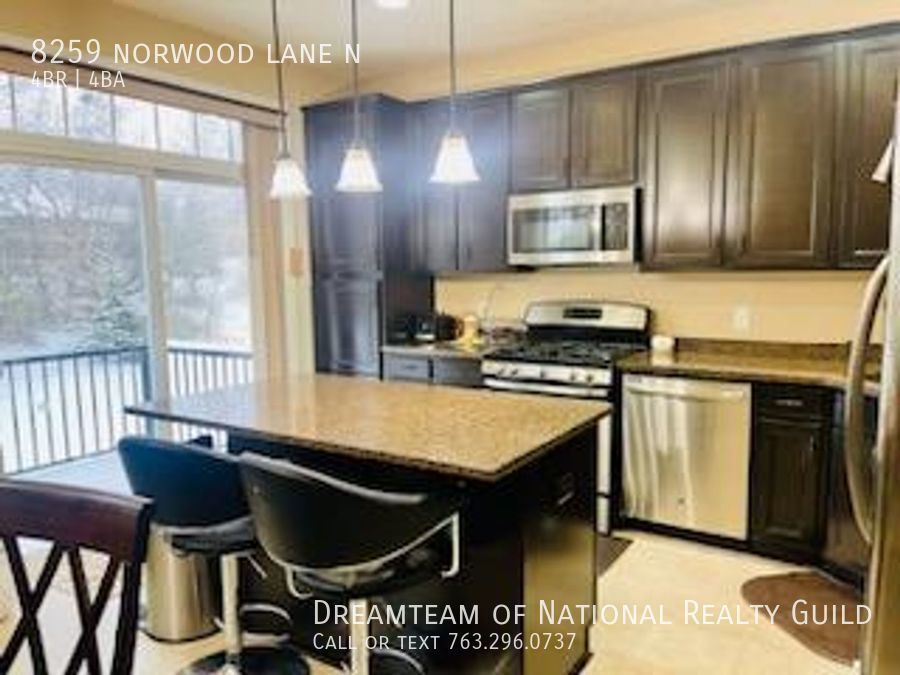 AMAZING! 4 BED/4 BATH TOWNHOUSE IN MAPLE G... House Rental in Maple