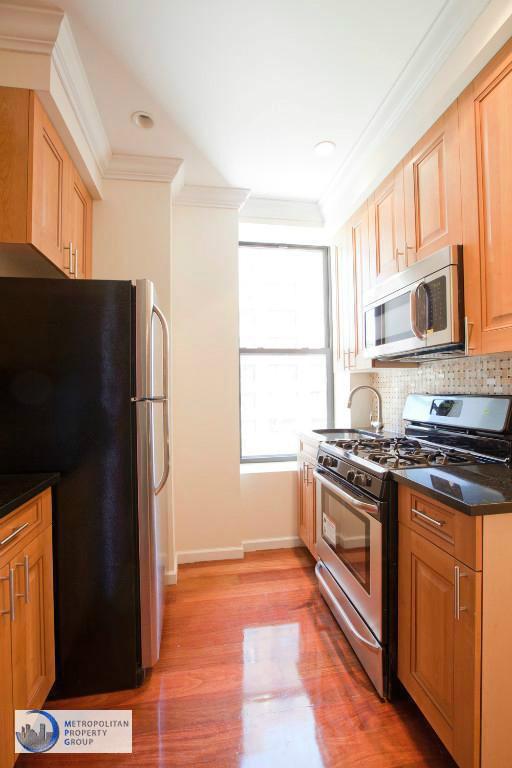 Primary Photo - 325 3rd Ave