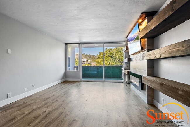 Foto del edificio - 2510 Torrey Pines Rd