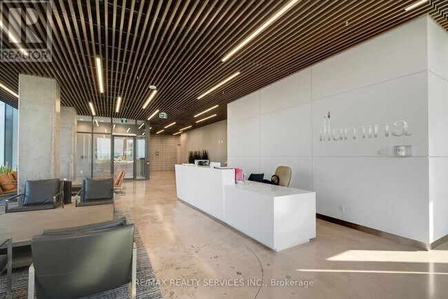 Photo du bâtiment - 500-1500 Brock Ave