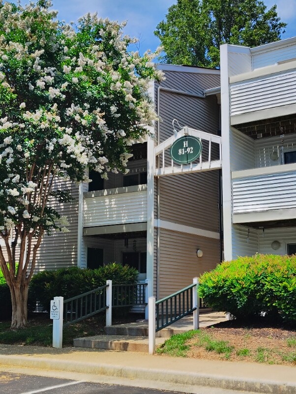 Building Photo - 600 Reusens Rd