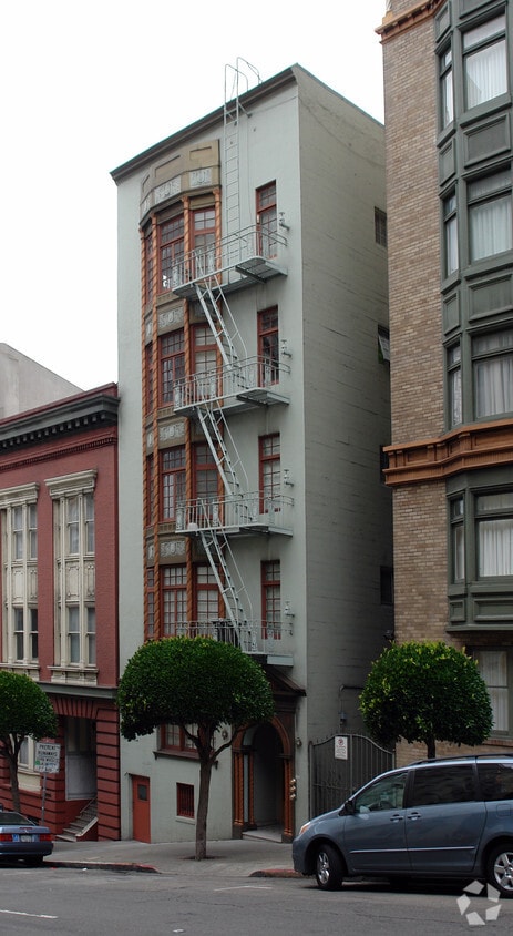Primary Photo - 643 Mason St
