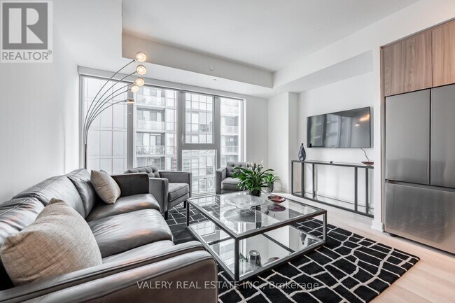 Photo du bâtiment - 357 King St W