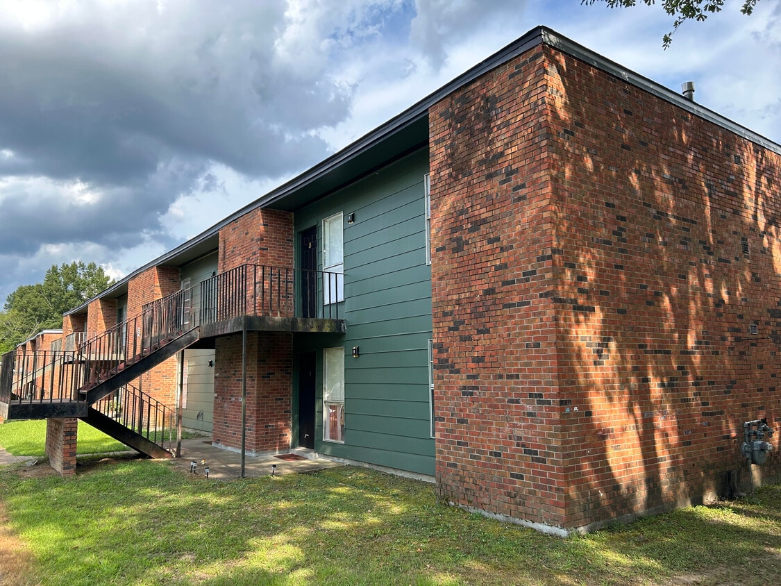 Building Photo - Military Square Apartments
