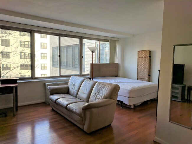 Foto del edificio - 922 24th St NW