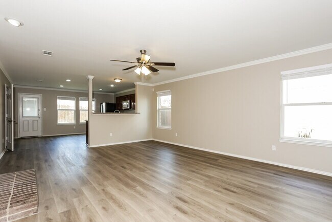 Building Photo - 10321 Fossil Valley Dr