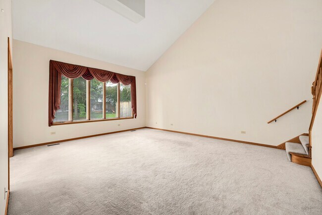 Foto del edificio - 1015 Claremont Dr