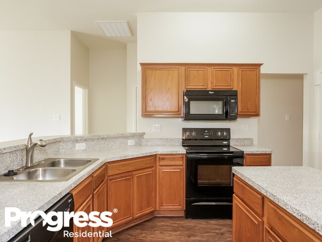 Building Photo - 807 Parkside Dr