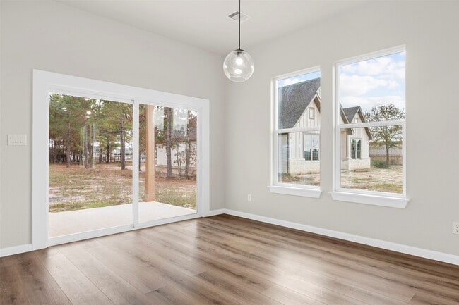 Foto del edificio - 56 Rd 5604