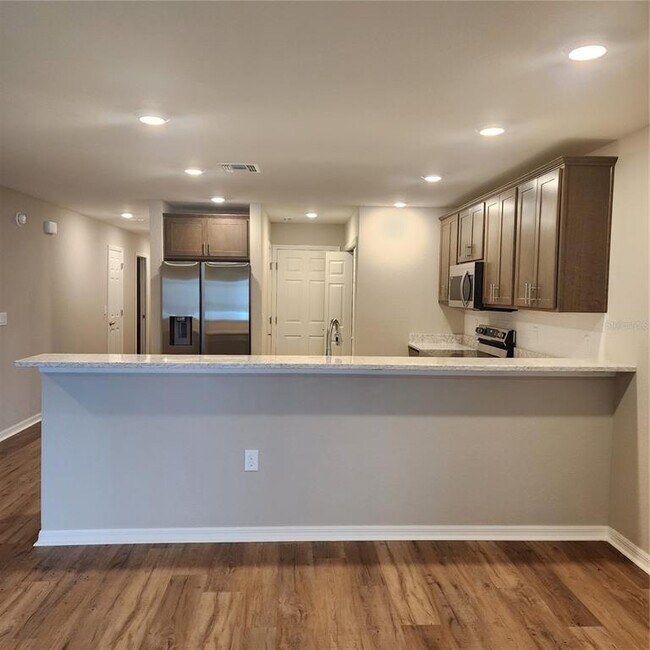 2890 Idyll Lks Cir, Plant City, FL 33566 Townhome Rentals in Plant