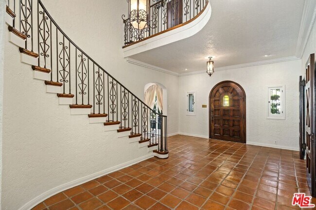 Foto del edificio - 434 S Muirfield Rd