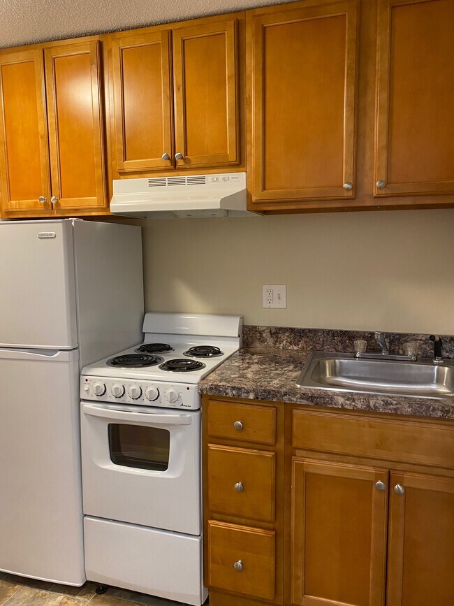 Kitchen - 246 Montcalm St