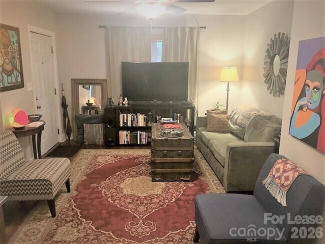Foto del edificio - 2728 Holt St