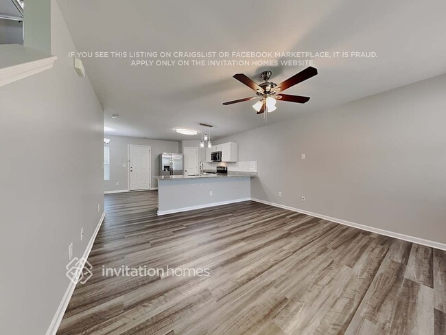 Building Photo - 915 Mathis Ave