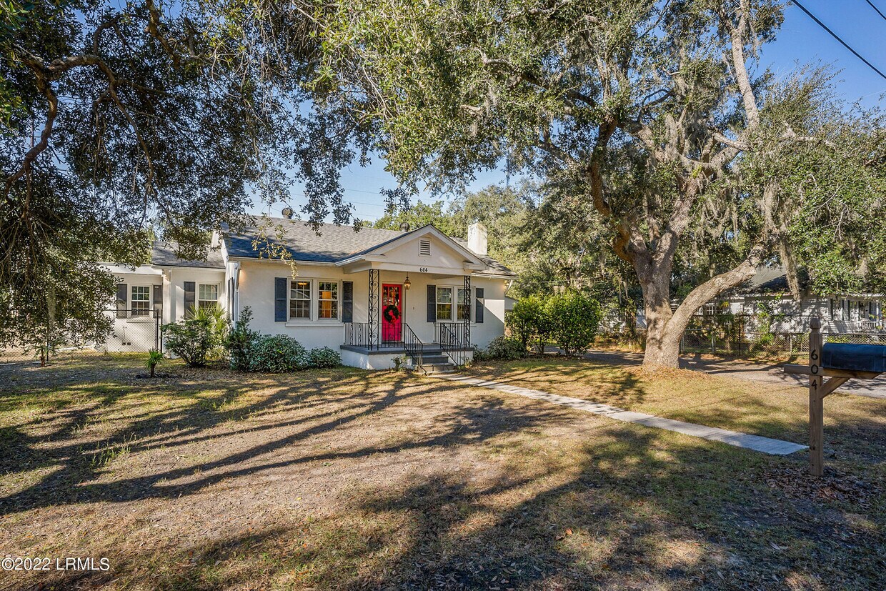 Primary Photo - 604 Waight St