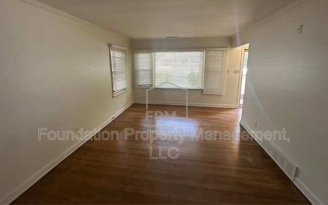 Foto del edificio - 1169 Dearing Rd