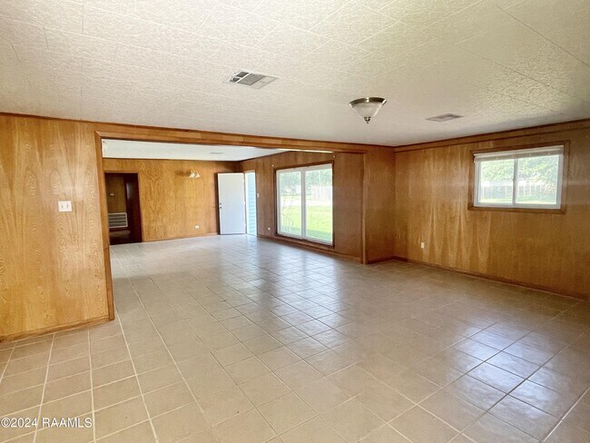 Building Photo - 1085 Anse Broussard Hwy