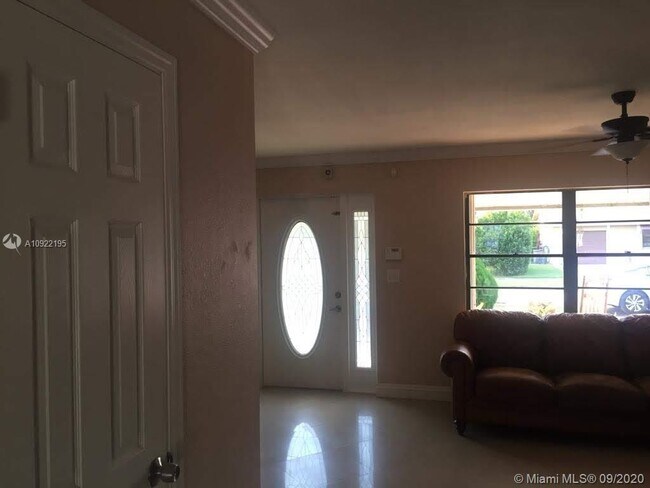 Building Photo - 14868 SW 71st Ln