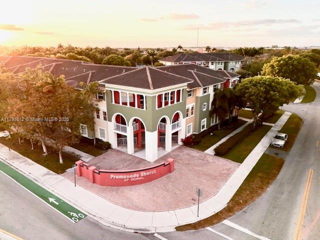 Foto principal - 10902 NW 83rd St