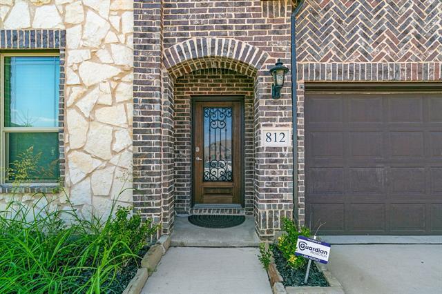 Primary Photo - 812 Roxby Ct