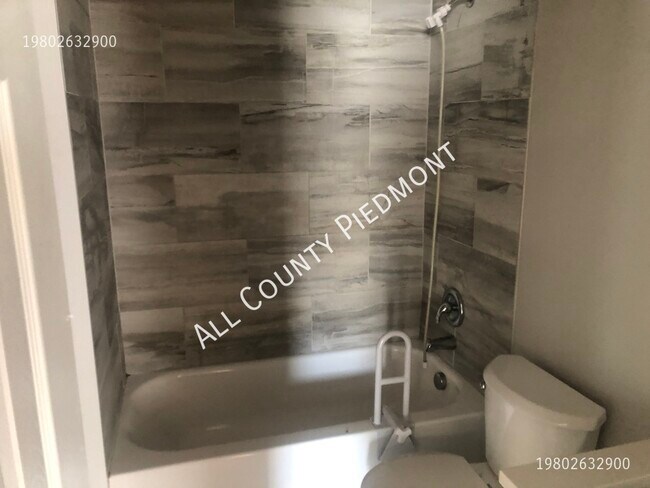 Foto del edificio - 924 Holland Ave