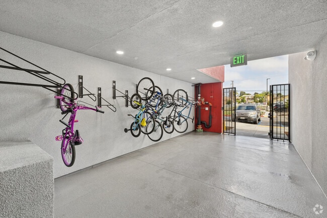 Almacenamiento de bicicletas - Vista Lane Family Homes - Affordable Housing