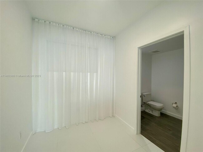 Foto del edificio - 2900 NE 7th Ave