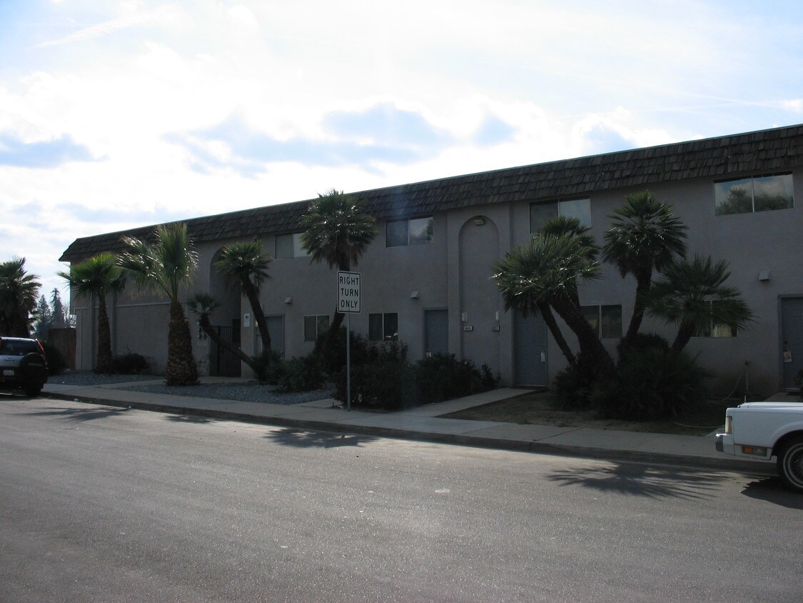 Building Photo - Westchester Townhouses