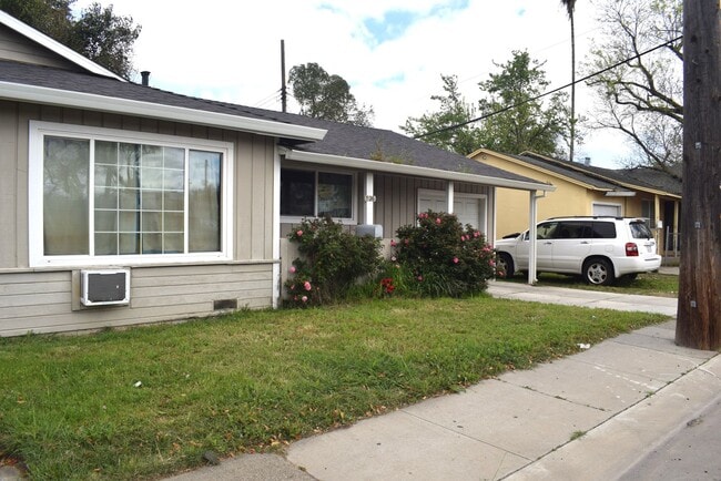 Building Photo - 6903 Fruitridge Rd
