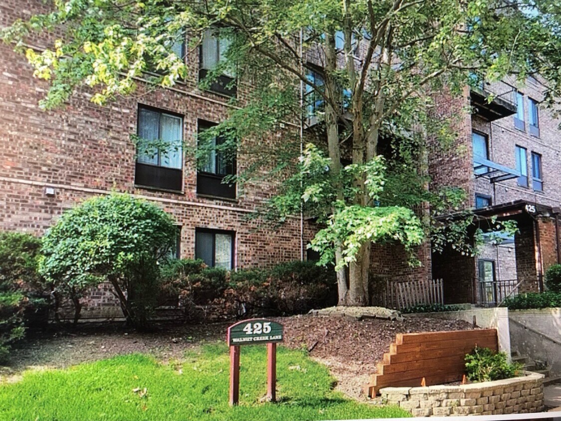 Foto principal - 425 Walnut Creek Rd