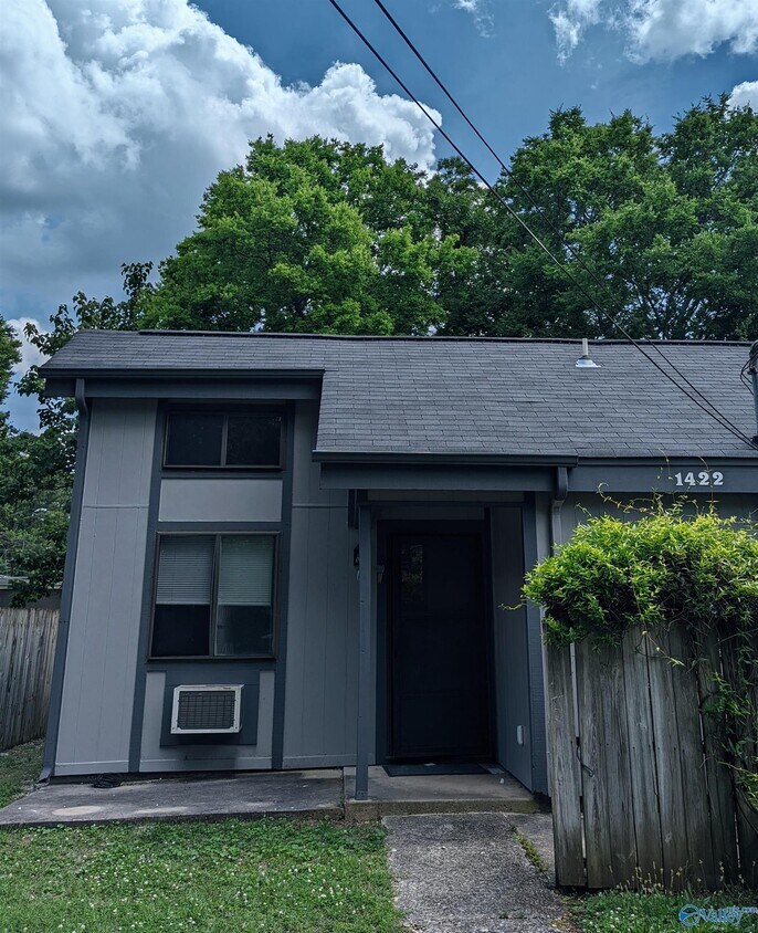 Primary Photo - 1422 Humes Ave NE