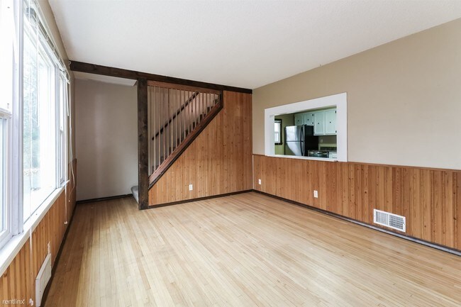 Foto del edificio - 3 br, 2 bath House - 2050 107th Ave NW