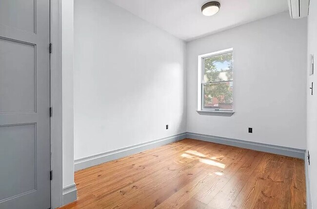 Building Photo - 390 Fifth Avenue