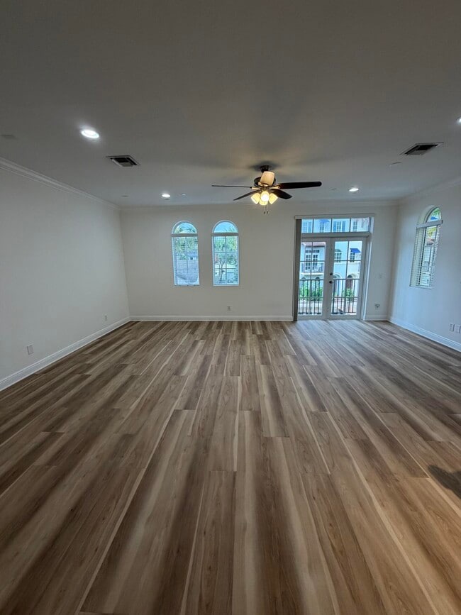 Building Photo - 824 Virginia Gardens Dr