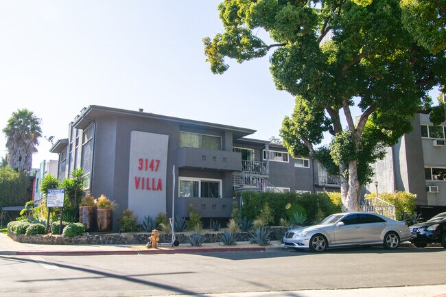 Foto del edificio - 3147 S Durango Ave