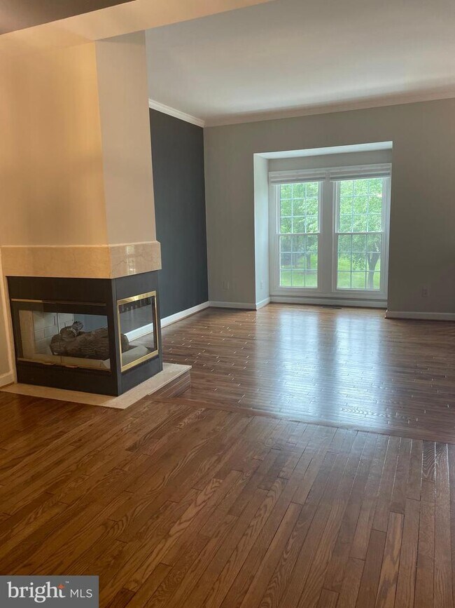 Building Photo - 46530 Lynnhaven Square