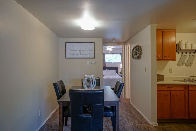 Building Photo - 1409 Cambridge Pl