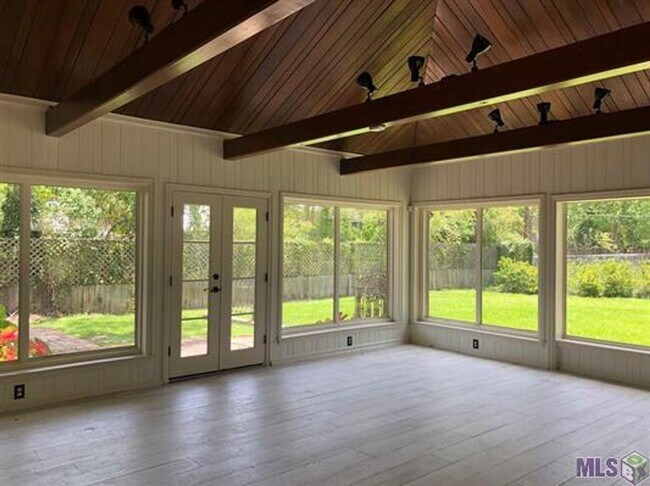 Foto del edificio - Secluded home in the heart of Baton Rouge