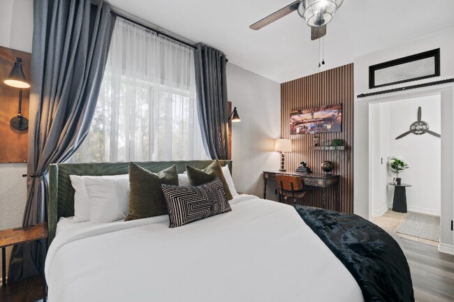 Building Photo - 26947 Hillsborough Pkwy