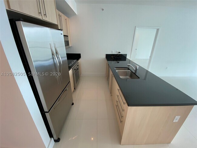 Foto del edificio - 79 SW 12th St