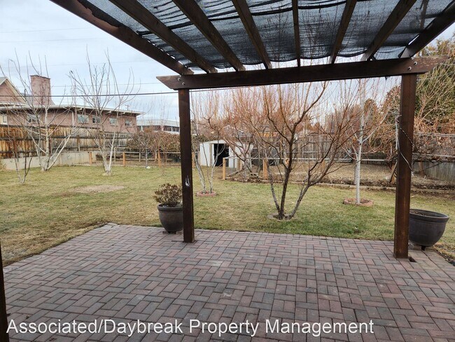 Building Photo - 3 br, 2.5 bath House - 107 N. 40th Ave