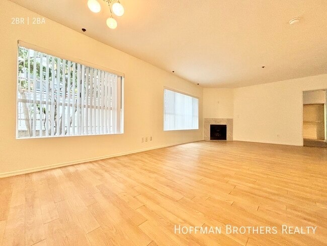 Building Photo - 939 Palm Ave. West Hollywood, CA 90069
