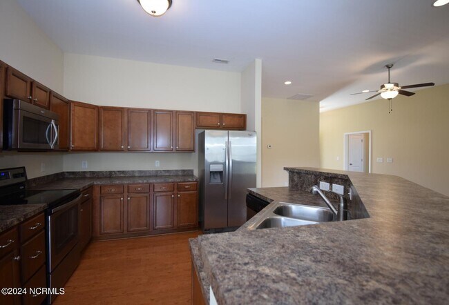 Building Photo - 2613 Rhinestone Dr