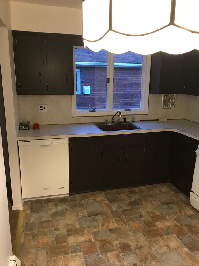 Building Photo - 14 N Rhett Ave